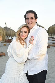 Grazia Stallone mit Alexander May (Dr. Niedermeier Pharma) "CocoGlamSummerOpening 2019" am CocoBeach und Jimmys Secret auf der Insel Ibiza in Spanien am 09.05.2019  Foto: BrauerPhotos / J.Reetz